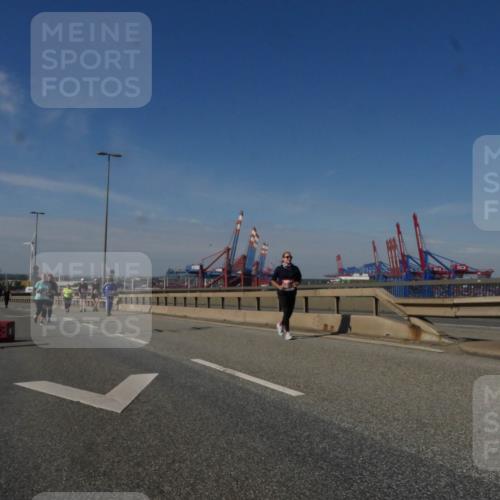 03.10.2025 - Köhlbrandbrückenlauf Matties Gatica Varas http://msf.ph/oto/9009230 03.10.2025 13:06:01 Position 2  meine-sportfotos.de