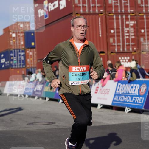 03.10.2025 - Köhlbrandbrückenlauf Michael Burmester http://msf.ph/oto/9009234 03.10.2025 10:10:25 Ziel 1093, 1307, 1499, 1605, 1631, 1636, 2134, 2728, 2858, 2890, 2964 meine-sportfotos.de