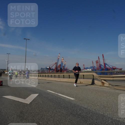 03.10.2025 - Köhlbrandbrückenlauf Matties Gatica Varas http://msf.ph/oto/9009238 03.10.2025 13:06:01 Position 2  meine-sportfotos.de