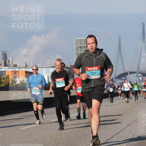 03.10.2025 - Köhlbrandbrückenlauf Luisa Fischer http://msf.ph/oto/9009239 03.10.2025 10:51:09 Position 3 1385, 1, 3721 meine-sportfotos.de