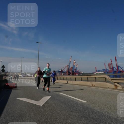 03.10.2025 - Köhlbrandbrückenlauf Matties Gatica Varas http://msf.ph/oto/9009244 03.10.2025 13:06:06 Position 2  meine-sportfotos.de