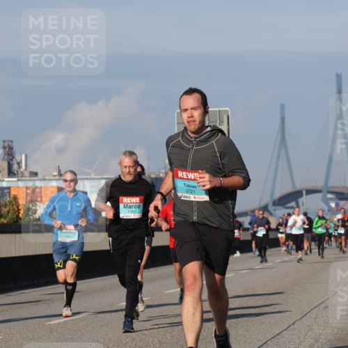03.10.2025 - Köhlbrandbrückenlauf Luisa Fischer http://msf.ph/oto/9009245 03.10.2025 10:51:10 Position 3 11302, 1385, 3721 meine-sportfotos.de