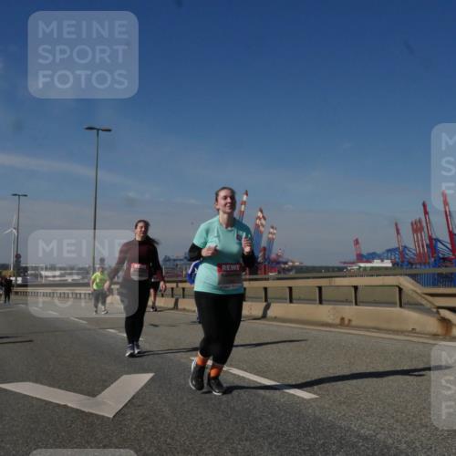 03.10.2025 - Köhlbrandbrückenlauf Matties Gatica Varas http://msf.ph/oto/9009260 03.10.2025 13:06:08 Position 2  meine-sportfotos.de