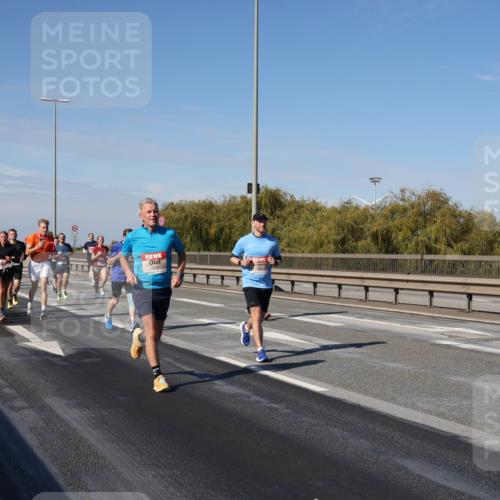 03.10.2025 - Köhlbrandbrückenlauf Julia Fischer http://msf.ph/oto/9009263 03.10.2025 12:52:35 Position 3  meine-sportfotos.de