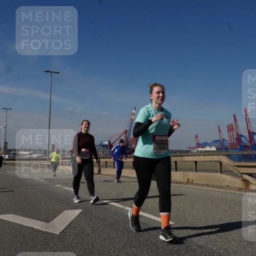 03.10.2025 - Köhlbrandbrückenlauf Matties Gatica Varas http://msf.ph/oto/9009265 03.10.2025 13:06:08 Position 2 17111, 5499 meine-sportfotos.de