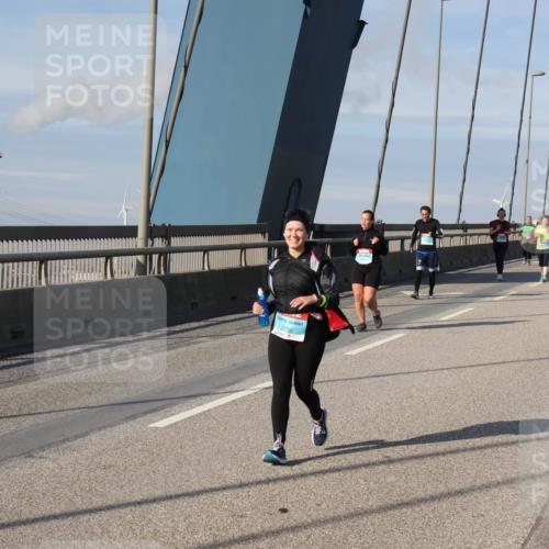 03.10.2025 - Köhlbrandbrückenlauf Julia Fischer http://msf.ph/oto/9009267 03.10.2025 10:10:11 Position 2 2795 meine-sportfotos.de