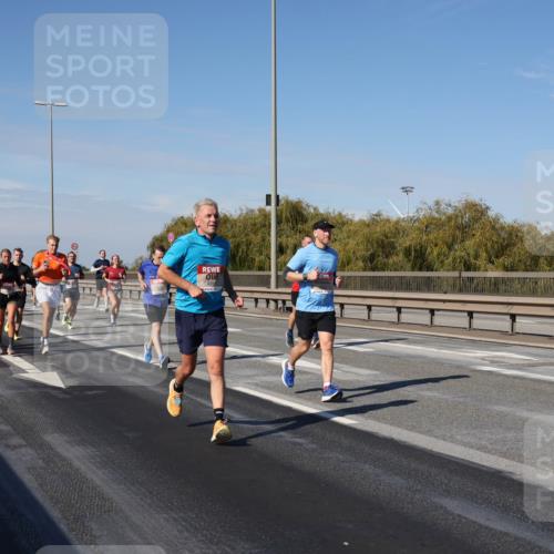 03.10.2025 - Köhlbrandbrückenlauf Julia Fischer http://msf.ph/oto/9009270 03.10.2025 12:52:36 Position 3 428 meine-sportfotos.de