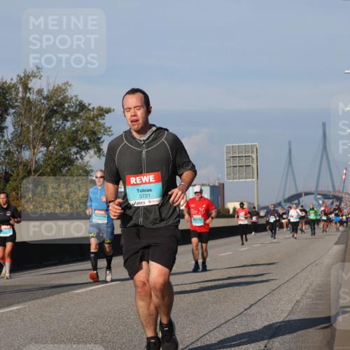 03.10.2025 - Köhlbrandbrückenlauf Luisa Fischer http://msf.ph/oto/9009274 03.10.2025 10:51:11 Position 3 3721 meine-sportfotos.de
