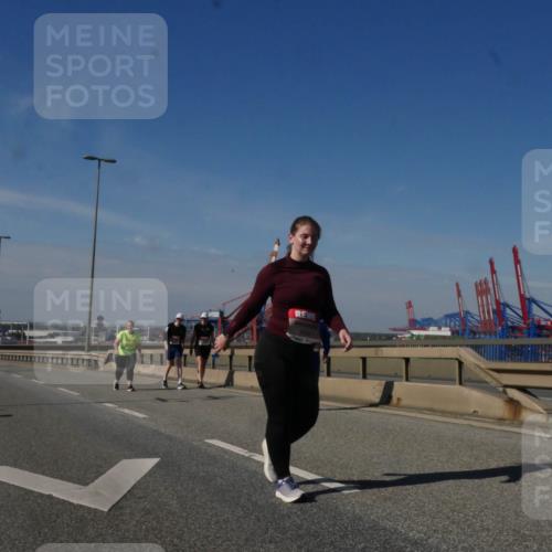 03.10.2025 - Köhlbrandbrückenlauf Matties Gatica Varas http://msf.ph/oto/9009284 03.10.2025 13:06:10 Position 2  meine-sportfotos.de