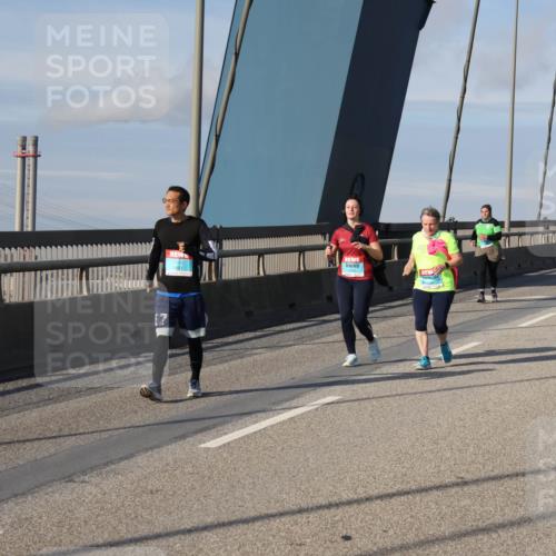 03.10.2025 - Köhlbrandbrückenlauf Julia Fischer http://msf.ph/oto/9009289 03.10.2025 10:10:20 Position 2  meine-sportfotos.de