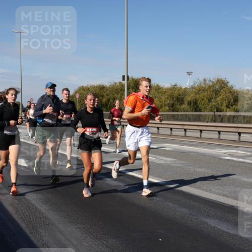 03.10.2025 - Köhlbrandbrückenlauf Julia Fischer http://msf.ph/oto/9009290 03.10.2025 12:52:39 Position 3  meine-sportfotos.de