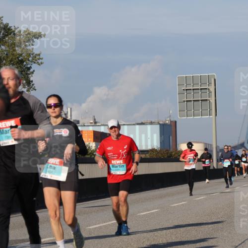 03.10.2025 - Köhlbrandbrückenlauf Luisa Fischer http://msf.ph/oto/9009291 03.10.2025 10:51:12 Position 3 1302, 1385, 406, 1477 meine-sportfotos.de