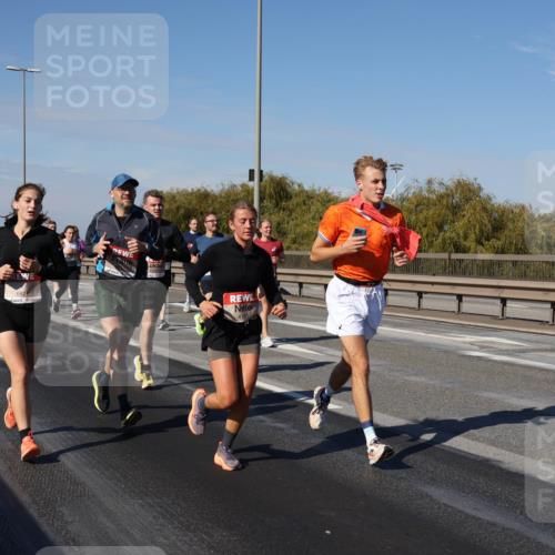 03.10.2025 - Köhlbrandbrückenlauf Julia Fischer http://msf.ph/oto/9009294 03.10.2025 12:52:39 Position 3 4161 meine-sportfotos.de