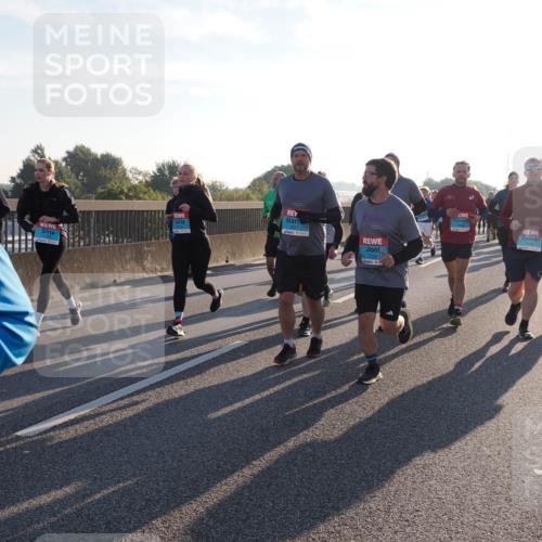 03.10.2025 - Köhlbrandbrückenlauf Fabian Wolf http://msf.ph/oto/9009303 03.10.2025 09:21:02 Position 3 2150, 3026 meine-sportfotos.de