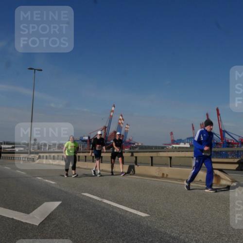 03.10.2025 - Köhlbrandbrückenlauf Matties Gatica Varas http://msf.ph/oto/9009305 03.10.2025 13:06:12 Position 2  meine-sportfotos.de