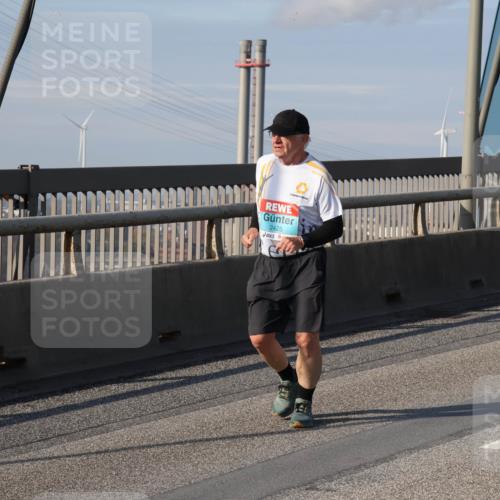 03.10.2025 - Köhlbrandbrückenlauf Julia Fischer http://msf.ph/oto/9009316 03.10.2025 10:10:34 Position 2 2320, 2425 meine-sportfotos.de