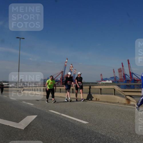 03.10.2025 - Köhlbrandbrückenlauf Matties Gatica Varas http://msf.ph/oto/9009317 03.10.2025 13:06:13 Position 2  meine-sportfotos.de