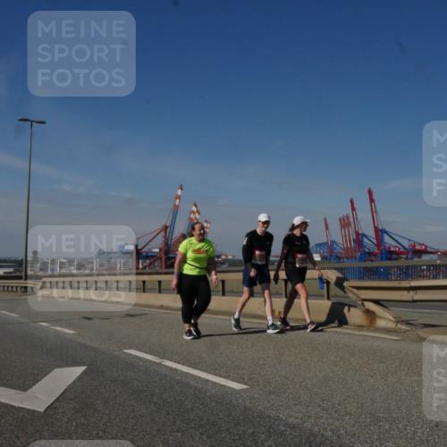 03.10.2025 - Köhlbrandbrückenlauf Matties Gatica Varas http://msf.ph/oto/9009325 03.10.2025 13:06:15 Position 2  meine-sportfotos.de