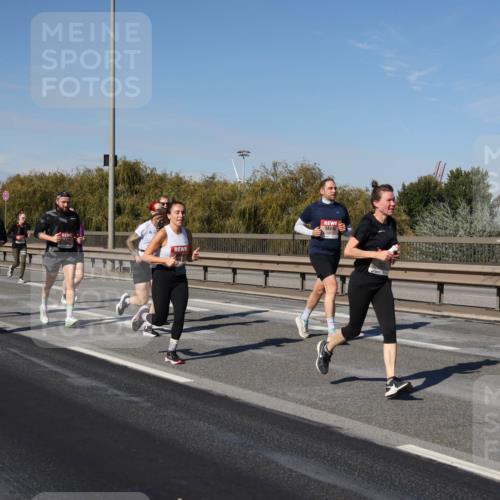03.10.2025 - Köhlbrandbrückenlauf Julia Fischer http://msf.ph/oto/9009327 03.10.2025 12:52:42 Position 3  meine-sportfotos.de
