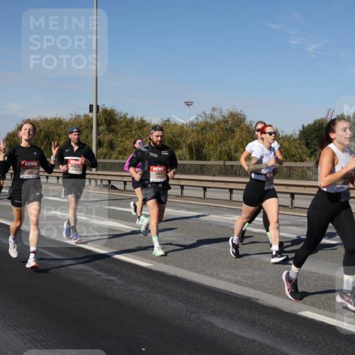 03.10.2025 - Köhlbrandbrückenlauf Julia Fischer http://msf.ph/oto/9009344 03.10.2025 12:52:43 Position 3  meine-sportfotos.de