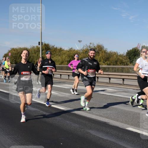 03.10.2025 - Köhlbrandbrückenlauf Julia Fischer http://msf.ph/oto/9009347 03.10.2025 12:52:44 Position 3 4335, 5 meine-sportfotos.de