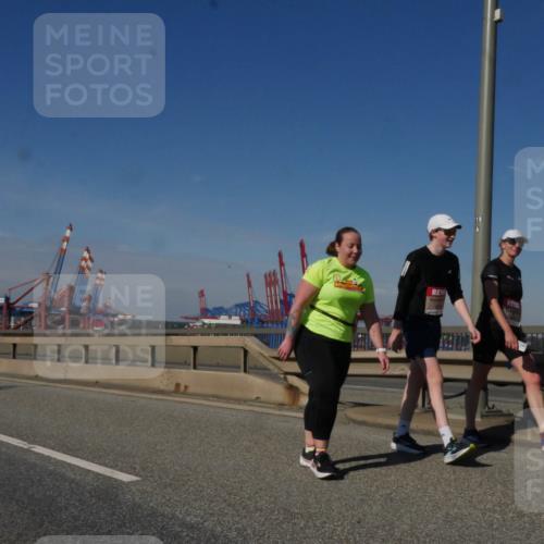 03.10.2025 - Köhlbrandbrückenlauf Matties Gatica Varas http://msf.ph/oto/9009348 03.10.2025 13:06:18 Position 2  meine-sportfotos.de