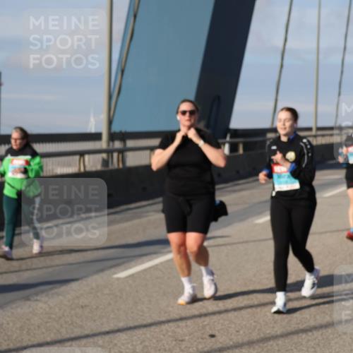03.10.2025 - Köhlbrandbrückenlauf Julia Fischer http://msf.ph/oto/9009351 03.10.2025 10:10:44 Position 2  meine-sportfotos.de