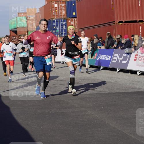 03.10.2025 - Köhlbrandbrückenlauf Michael Burmester http://msf.ph/oto/9009356 03.10.2025 10:10:29 Ziel 1093, 1217, 1413, 1499, 1605, 1631, 2728, 2858, 2890, 2891, 2964, 3345 meine-sportfotos.de
