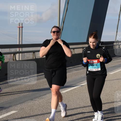 03.10.2025 - Köhlbrandbrückenlauf Julia Fischer http://msf.ph/oto/9009360 03.10.2025 10:10:45 Position 2 3624, 3103 meine-sportfotos.de