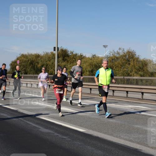 03.10.2025 - Köhlbrandbrückenlauf Julia Fischer http://msf.ph/oto/9009365 03.10.2025 12:52:47 Position 3  meine-sportfotos.de