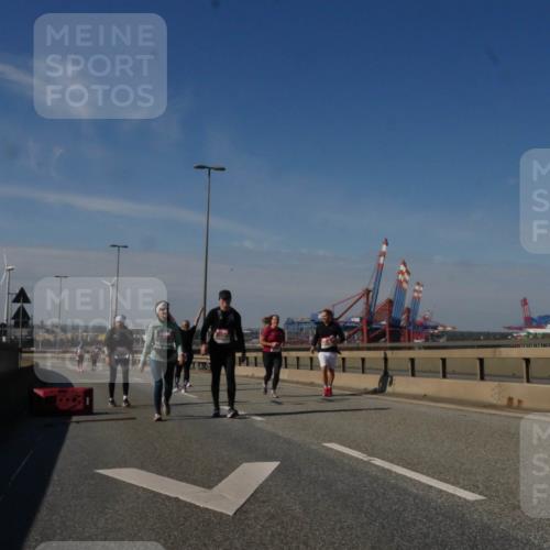 03.10.2025 - Köhlbrandbrückenlauf Matties Gatica Varas http://msf.ph/oto/9009368 03.10.2025 13:06:25 Position 2  meine-sportfotos.de
