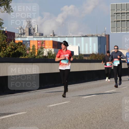 03.10.2025 - Köhlbrandbrückenlauf Luisa Fischer http://msf.ph/oto/9009380 03.10.2025 10:51:18 Position 3 1119 meine-sportfotos.de