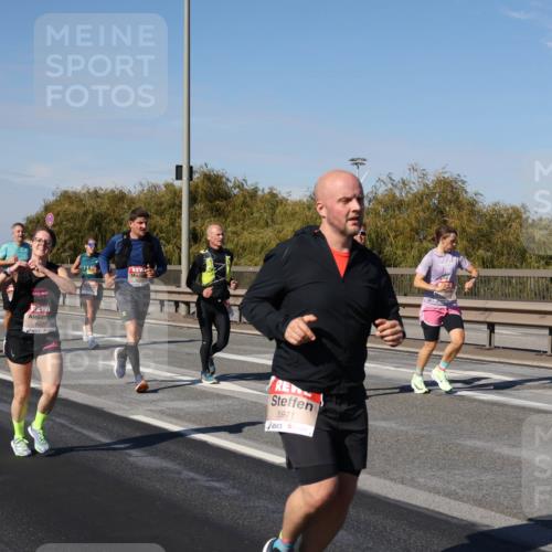 03.10.2025 - Köhlbrandbrückenlauf Julia Fischer http://msf.ph/oto/9009390 03.10.2025 12:52:49 Position 3 6427, 5971 meine-sportfotos.de