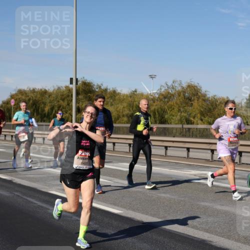 03.10.2025 - Köhlbrandbrückenlauf Julia Fischer http://msf.ph/oto/9009402 03.10.2025 12:52:49 Position 3 6427, 64 meine-sportfotos.de