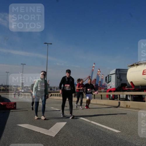 03.10.2025 - Köhlbrandbrückenlauf Matties Gatica Varas http://msf.ph/oto/9009403 03.10.2025 13:06:27 Position 2  meine-sportfotos.de