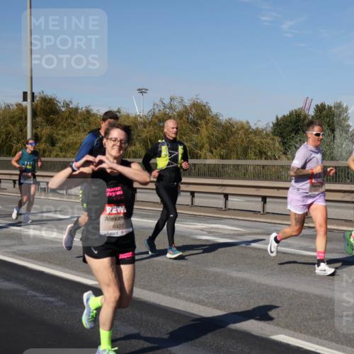 03.10.2025 - Köhlbrandbrückenlauf Julia Fischer http://msf.ph/oto/9009405 03.10.2025 12:52:50 Position 3 6427 meine-sportfotos.de