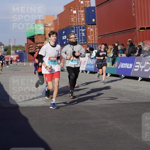 03.10.2025 - Köhlbrandbrückenlauf Michael Burmester http://msf.ph/oto/9009406 03.10.2025 10:10:31 Ziel 1093, 1217, 1413, 1499, 1605, 2015, 2728, 2890, 2891, 2964, 3345 meine-sportfotos.de