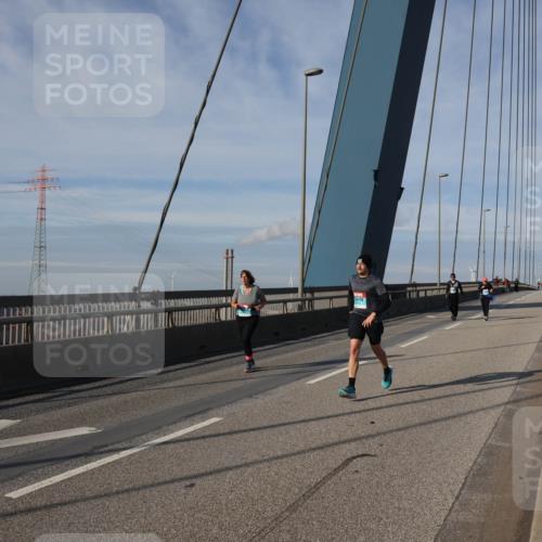 03.10.2025 - Köhlbrandbrückenlauf Julia Fischer http://msf.ph/oto/9009412 03.10.2025 10:12:14 Position 2  meine-sportfotos.de
