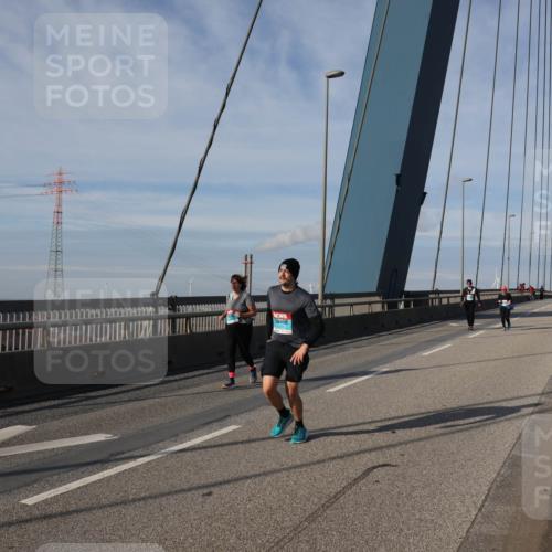 03.10.2025 - Köhlbrandbrückenlauf Julia Fischer http://msf.ph/oto/9009420 03.10.2025 10:12:15 Position 2  meine-sportfotos.de