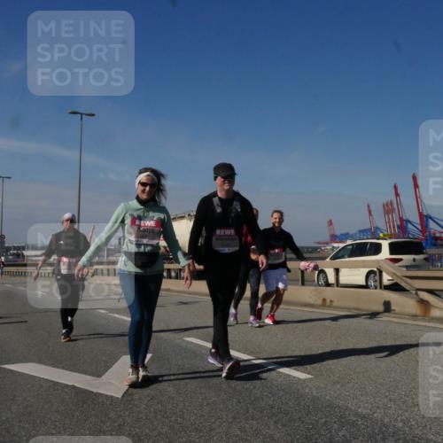 03.10.2025 - Köhlbrandbrückenlauf Matties Gatica Varas http://msf.ph/oto/9009425 03.10.2025 13:06:28 Position 2 5636 meine-sportfotos.de