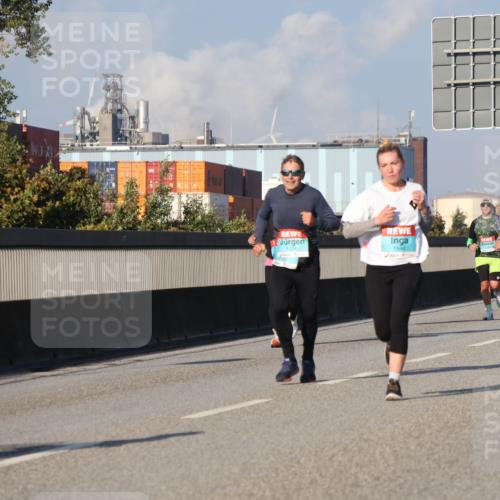 03.10.2025 - Köhlbrandbrückenlauf Luisa Fischer http://msf.ph/oto/9009439 03.10.2025 10:51:22 Position 3 1944 meine-sportfotos.de