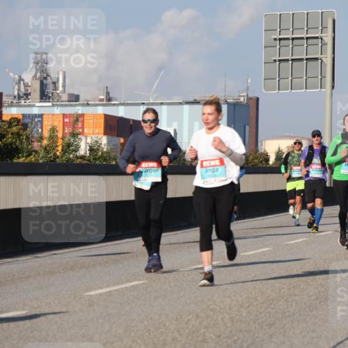 03.10.2025 - Köhlbrandbrückenlauf Luisa Fischer http://msf.ph/oto/9009443 03.10.2025 10:51:22 Position 3 1218, 1944 meine-sportfotos.de