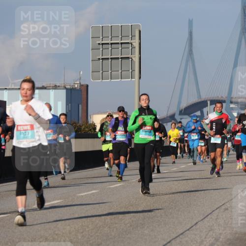 03.10.2025 - Köhlbrandbrückenlauf Luisa Fischer http://msf.ph/oto/9009456 03.10.2025 10:51:23 Position 3  meine-sportfotos.de