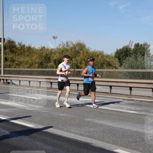 03.10.2025 - Köhlbrandbrückenlauf Julia Fischer http://msf.ph/oto/9009463 03.10.2025 12:53:00 Position 3  meine-sportfotos.de