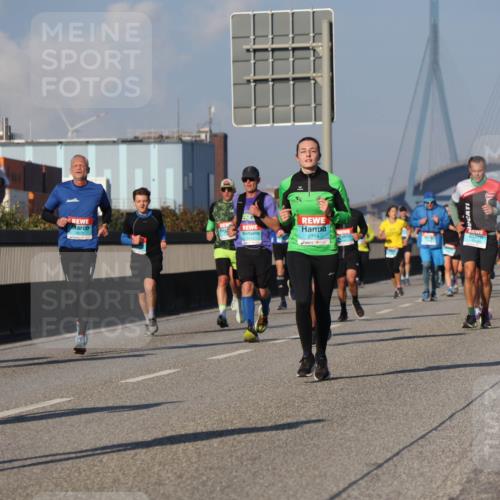 03.10.2025 - Köhlbrandbrückenlauf Luisa Fischer http://msf.ph/oto/9009476 03.10.2025 10:51:24 Position 3 1944, 1415, 2714 meine-sportfotos.de