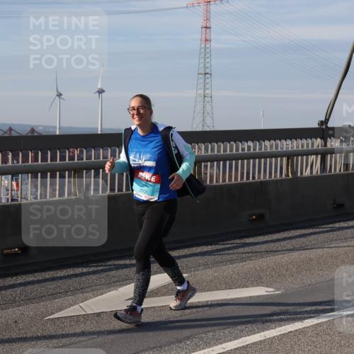 03.10.2025 - Köhlbrandbrückenlauf Julia Fischer http://msf.ph/oto/9009478 03.10.2025 10:13:20 Position 2 3805 meine-sportfotos.de