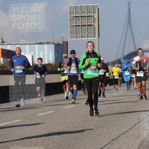 03.10.2025 - Köhlbrandbrückenlauf Luisa Fischer http://msf.ph/oto/9009479 03.10.2025 10:51:25 Position 3 1415, 2714, 1944 meine-sportfotos.de