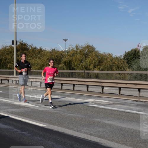 03.10.2025 - Köhlbrandbrückenlauf Julia Fischer http://msf.ph/oto/9009481 03.10.2025 12:53:02 Position 3  meine-sportfotos.de
