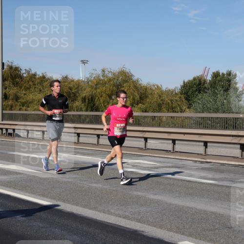 03.10.2025 - Köhlbrandbrückenlauf Julia Fischer http://msf.ph/oto/9009488 03.10.2025 12:53:02 Position 3  meine-sportfotos.de