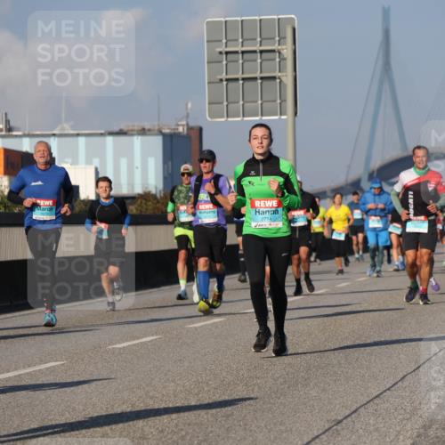 03.10.2025 - Köhlbrandbrückenlauf Luisa Fischer http://msf.ph/oto/9009490 03.10.2025 10:51:25 Position 3 2714 meine-sportfotos.de